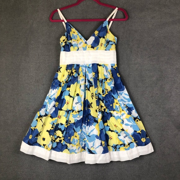 Guess Dresses & Skirts - Guess floral retro sleeveless A-line dress size 1